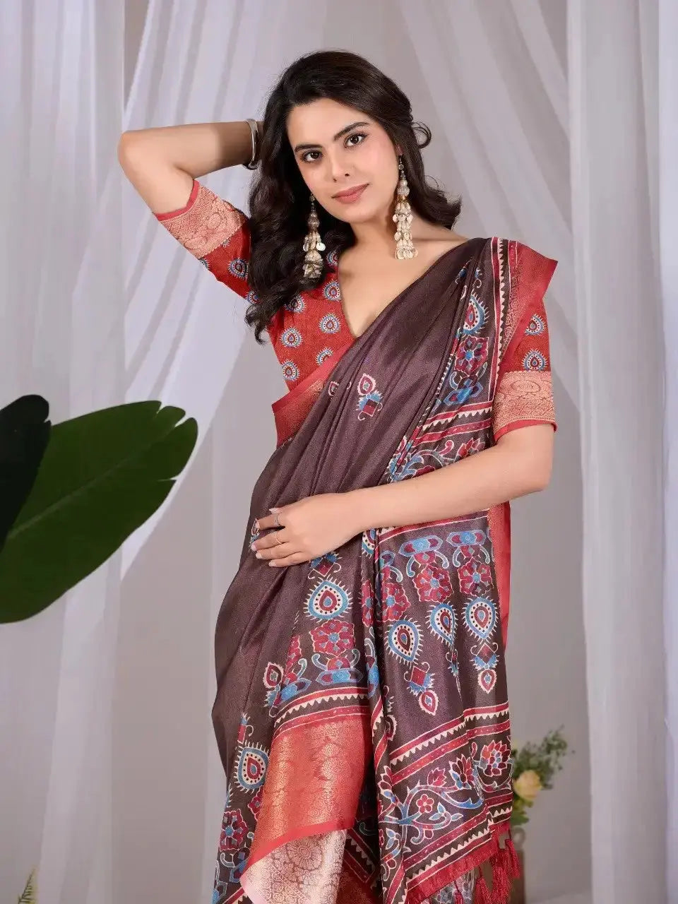 Brown Digital Print Saree back view showing pallu and contrast blouse