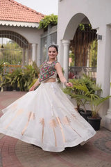 White Lehenga garba twirl – 6 meter flare, folk Gamthi choli, Navratri festive wear from Kalyanja