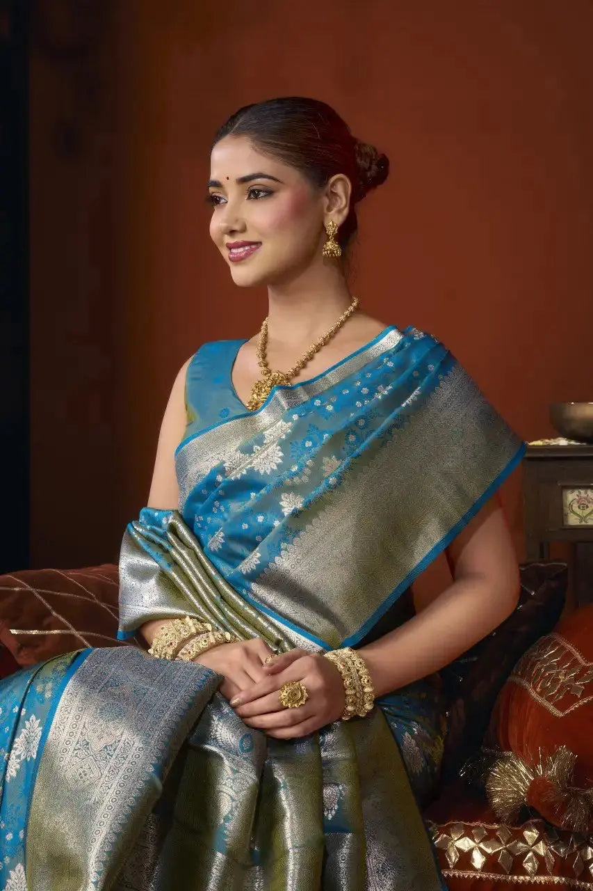 Rama Blue Jacquard Weaving Saree body close-up – fine jacquard woven texture across drape | KS303 Kalyanja