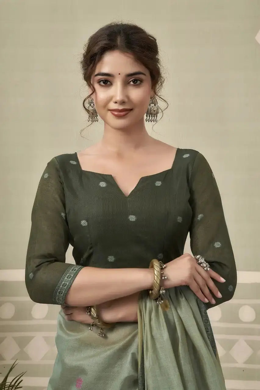 Dark Green Jacquard Weaving Cotton Saree body close-up – jacquard woven texture on dark green cotton | KS325 Kalyanja