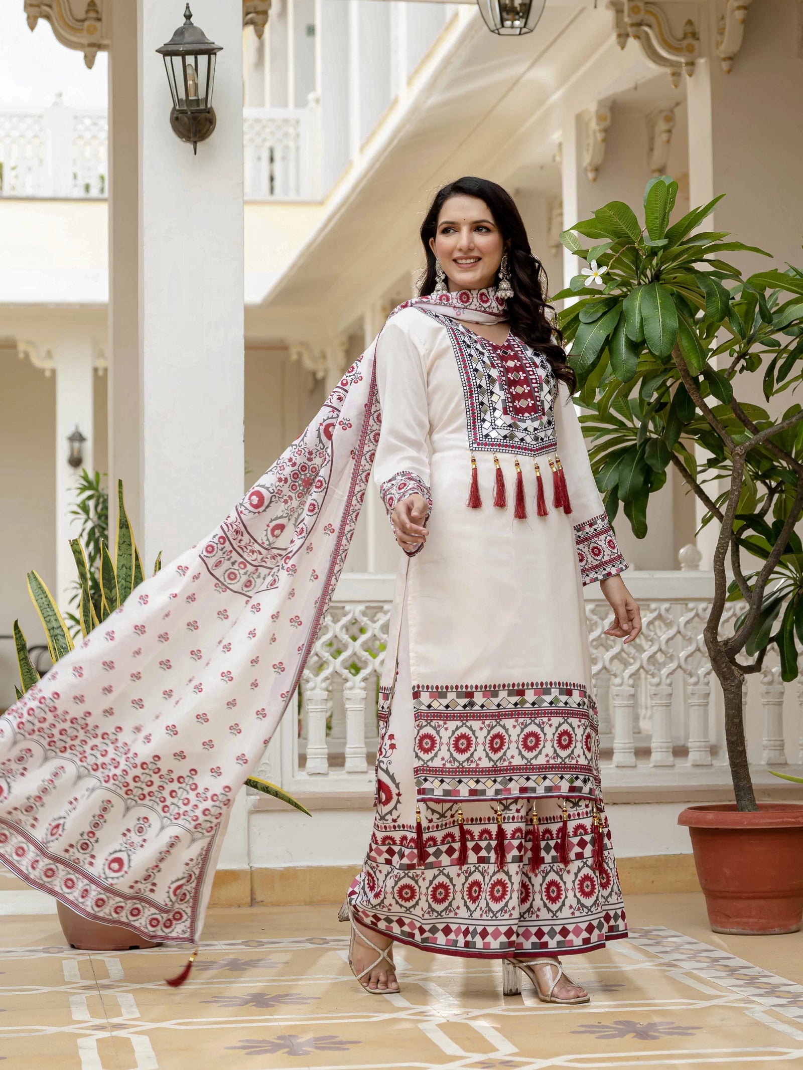 Off White Digital Print Muslin Suit – Kalyanja