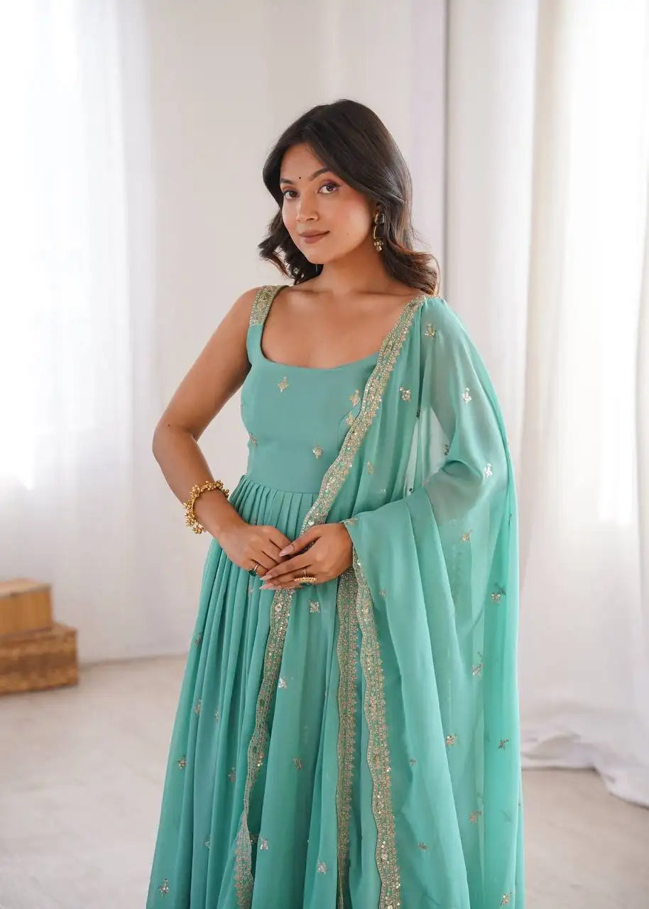 Sky Blue Sequins Embroidered Suit Close-Up – Bodice & Dupatta Detail | KU251