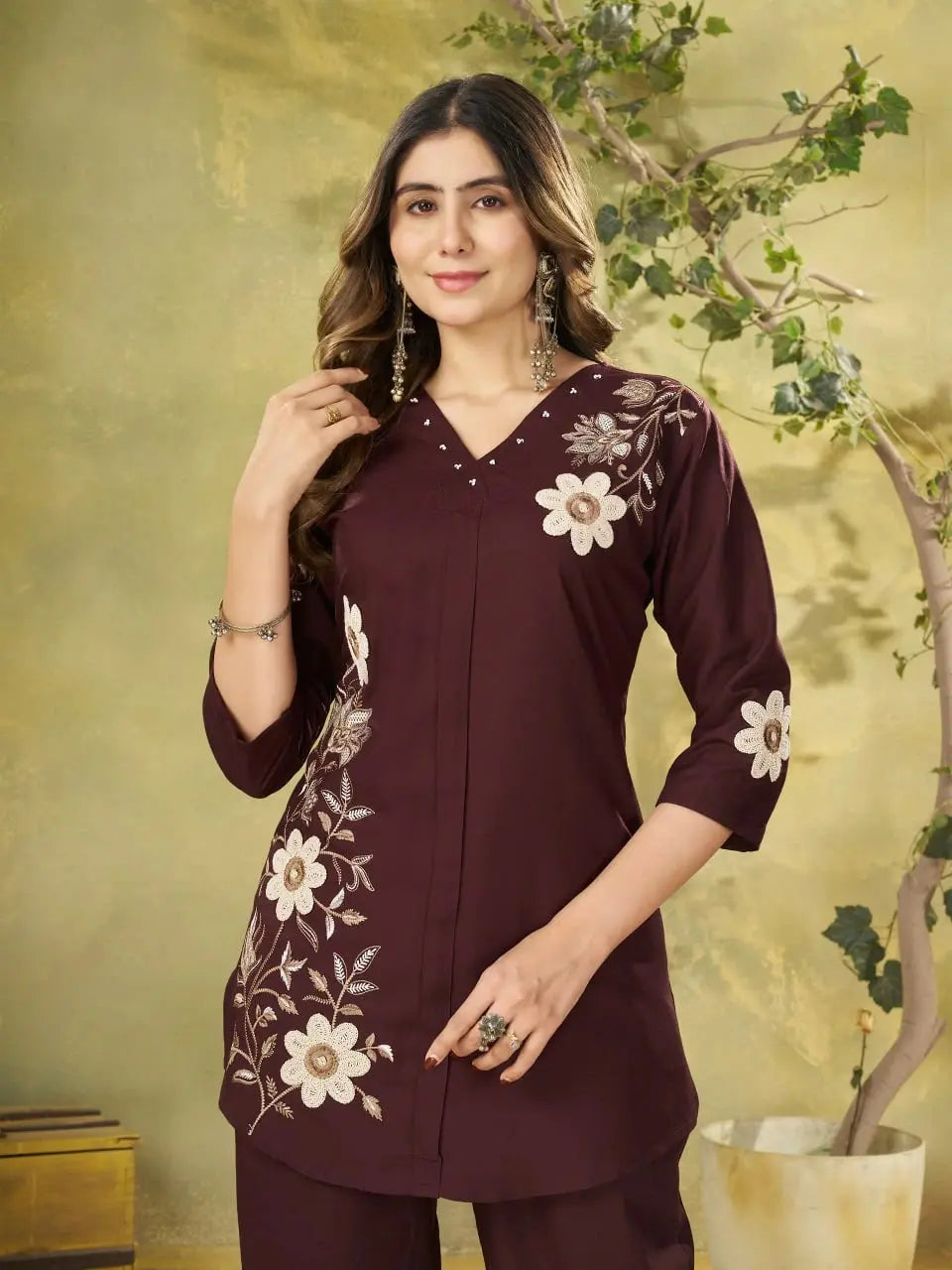 Wine Coord Set with V-neck and floral embroidery closeup