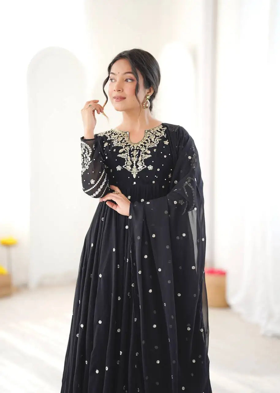Black Embroidered Anarkali Suit Upper Body Side Look – KU246