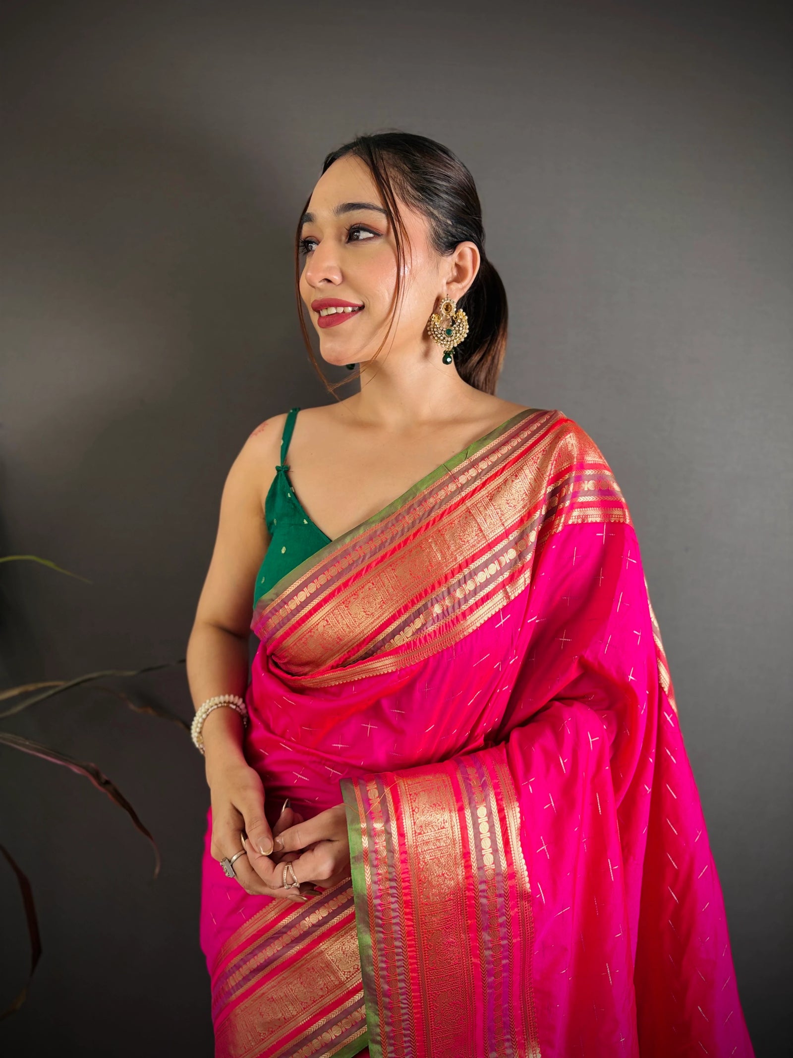 Dark Pink Silk Blend Saree portrait close-up – KS373