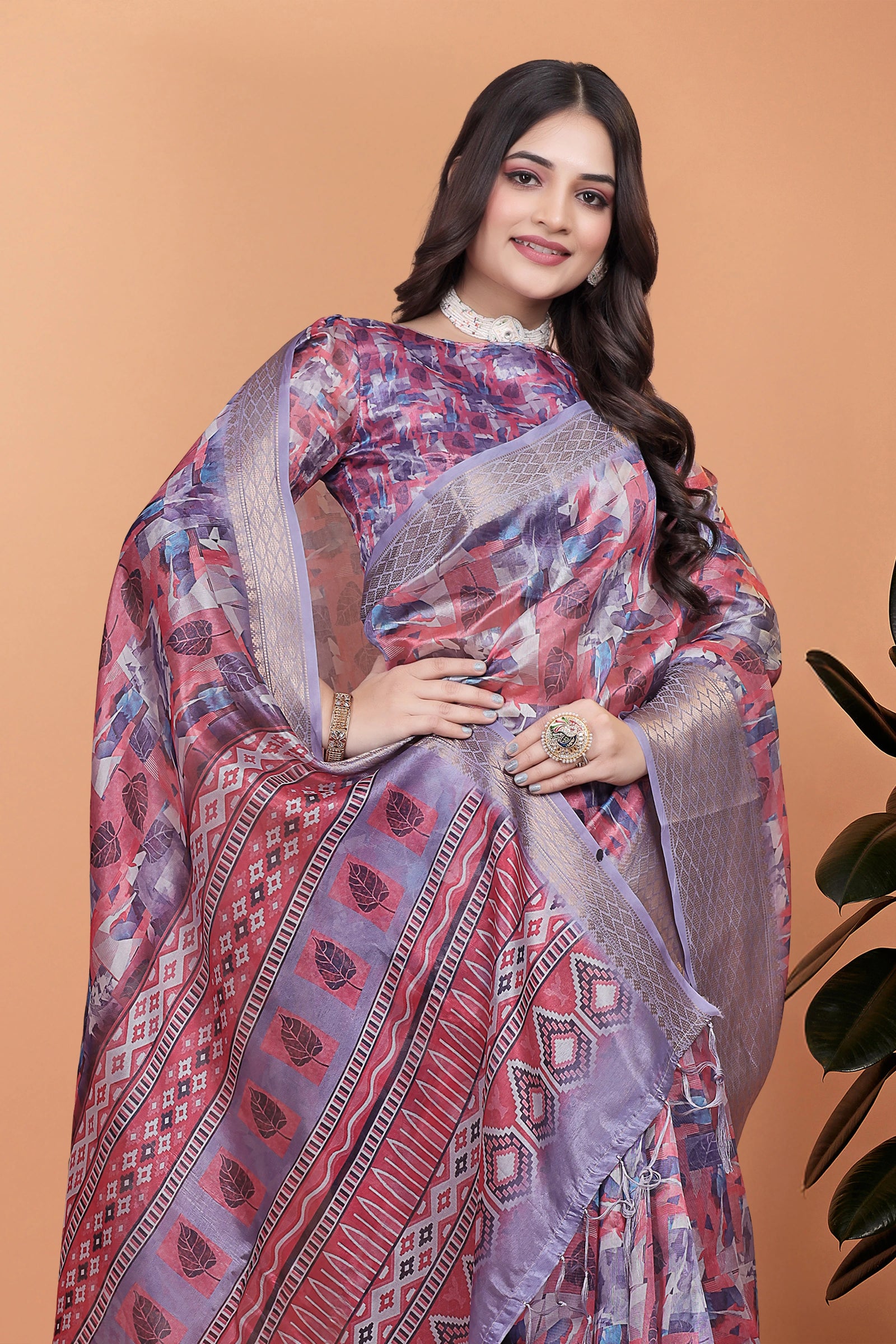Lavender Zari Weaving Saree – Upper Body Close Up KS368
