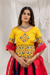 Multicolor Mirror Work choli close-up V-neck embroidery detail – Kalyanja KL163