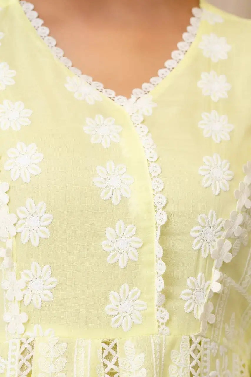 Pale Yellow Suit Floral Lakhnowi Embroidery V-Neck Detail Shot – KU261