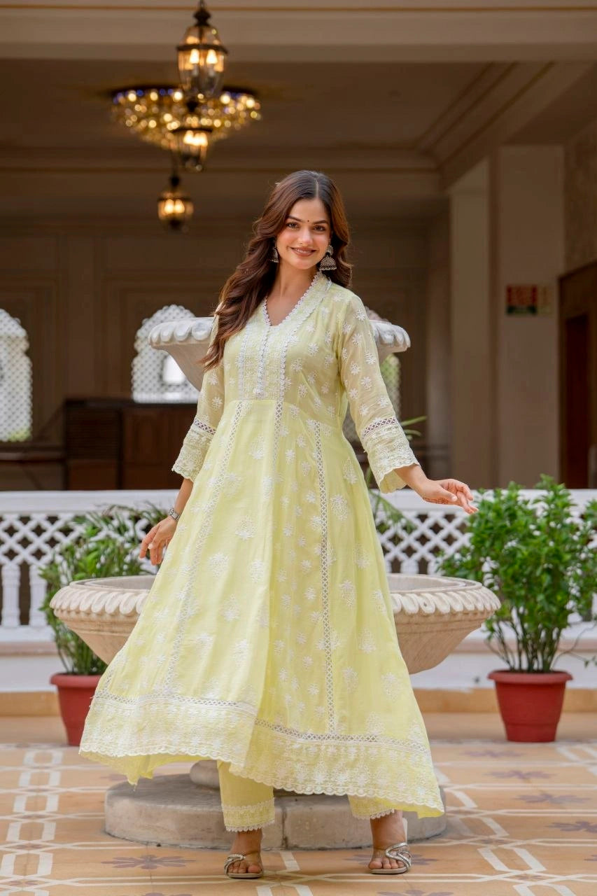 Pale Yellow Lakhnowi Work Suit Upper Body View KU270 Kalyanja