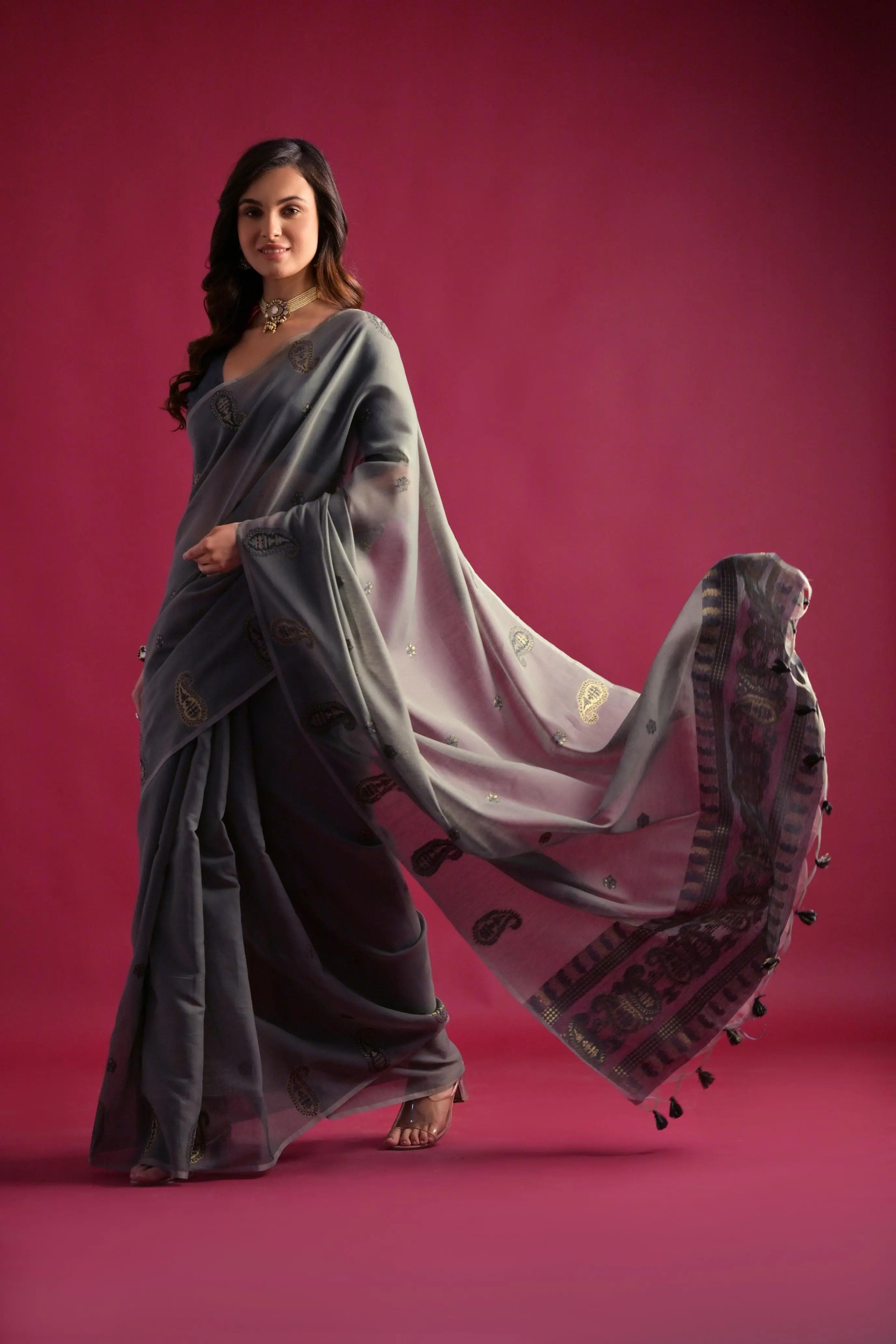 Gray Resham Weaving Soft Mul Cotton Saree