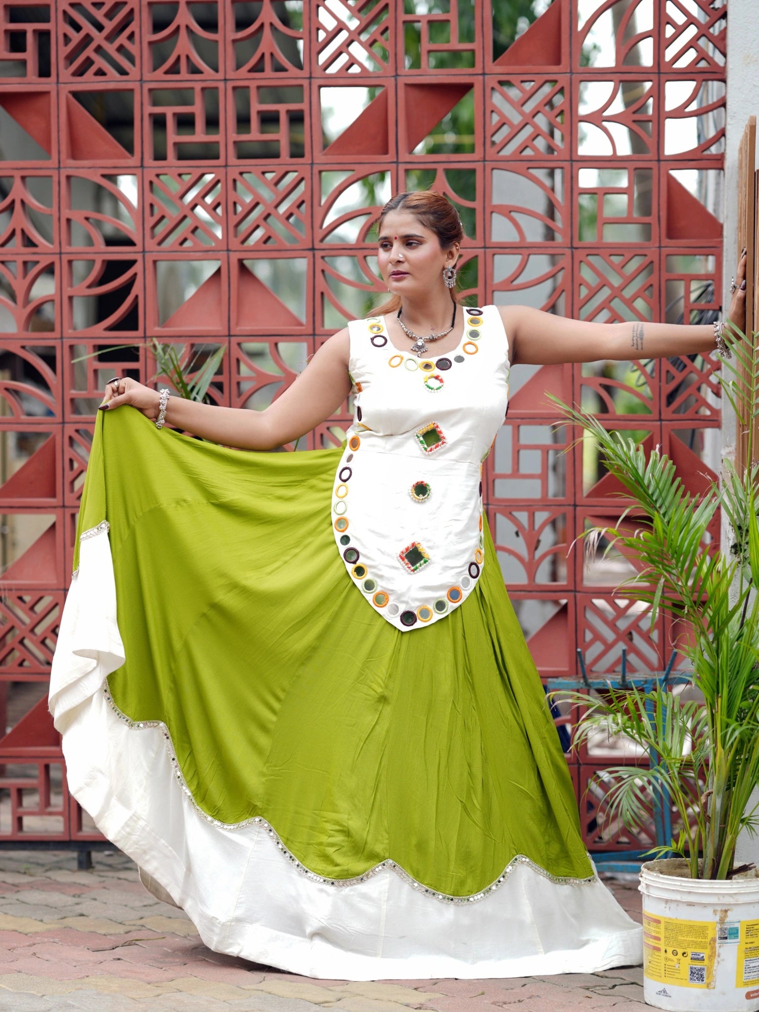 White Gota Patti Lehenga Flair Shot Holding Skirt – KL199 – Kalyanja