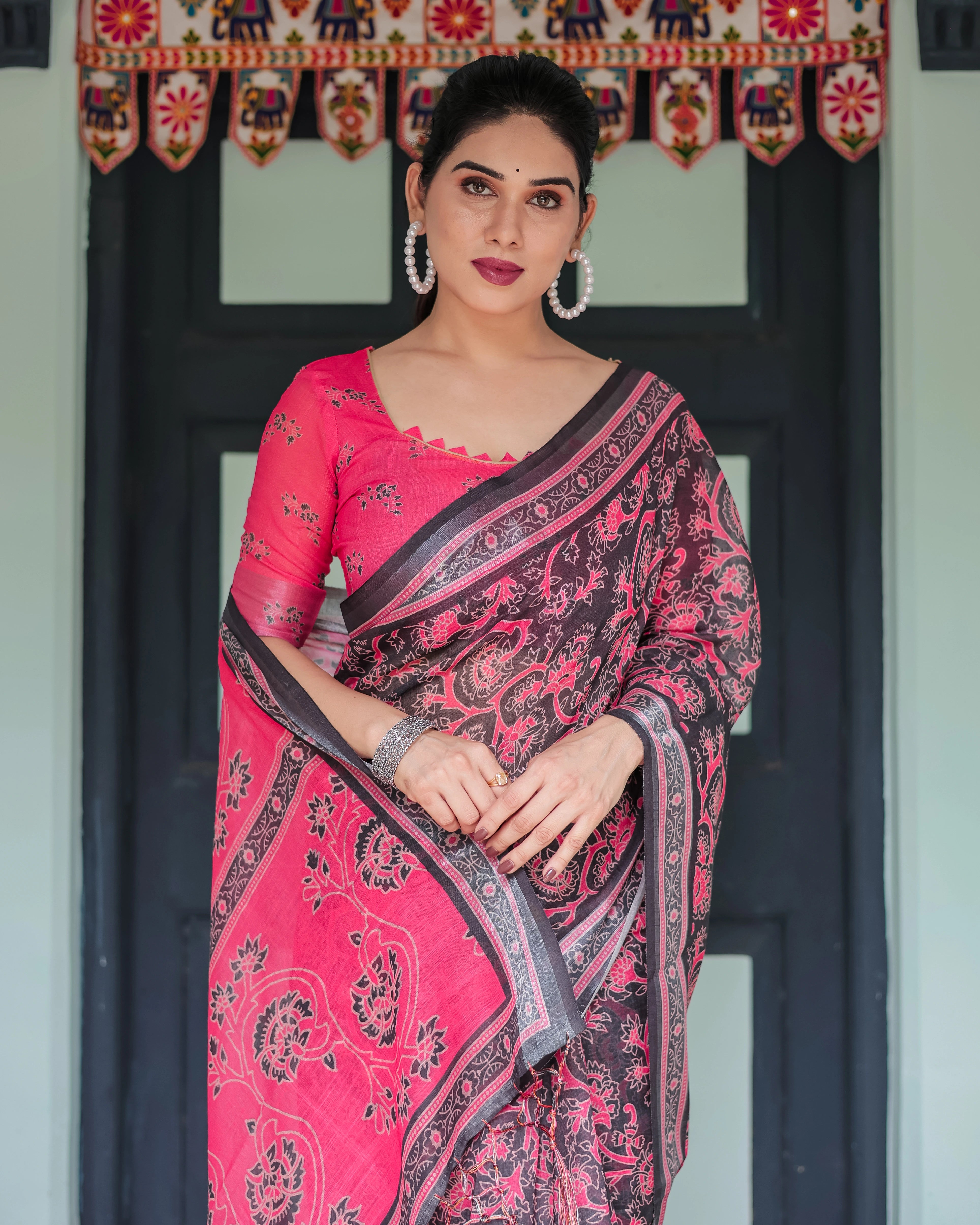 Gauri Graceful Paisley Linen Cotton Saree