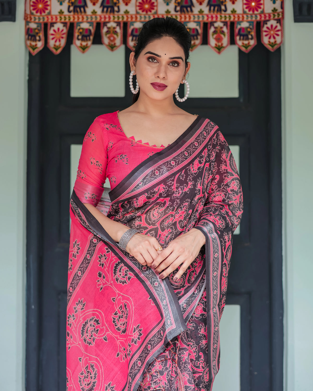 Gauri Graceful Paisley Linen Cotton Saree - kalyanja