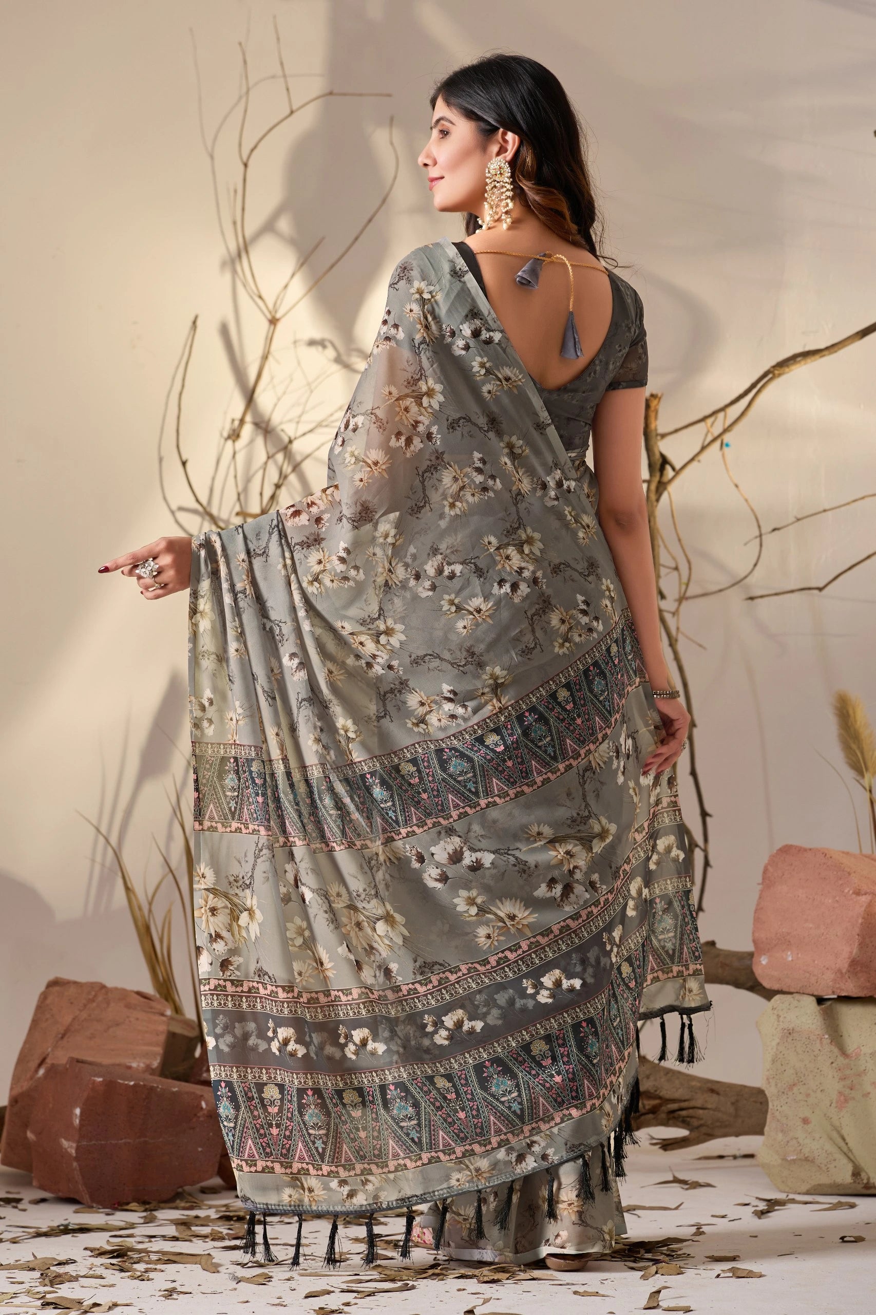 Gray Floral Digital Print Soft Georgette Saree – Kalyanja
