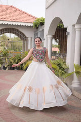 White Lehenga big twirl showing 6 meter flair – folk Gamthi choli with kodi shell fringe, Navratri wear