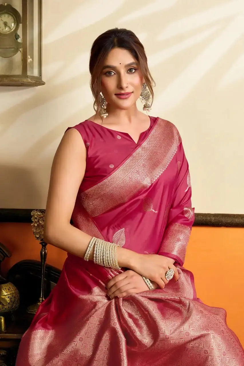 Dark Pink Jacquard Weaving Saree back view – contrast pallu draped over shoulder | KS302 Kalyanja