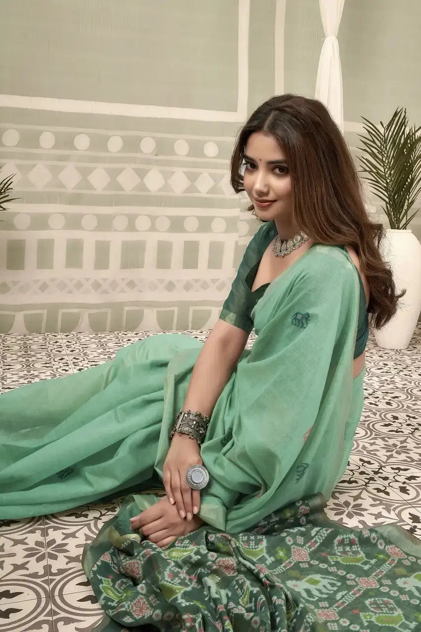 Mint Green Zari Woven Saree back view – contrast pallu draped over shoulder | KS304 Kalyanja