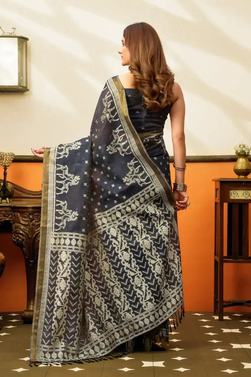 Black Jacquard Weaving Saree woven pallu detail – richly textured panel against black base | KS305 Kalyanja