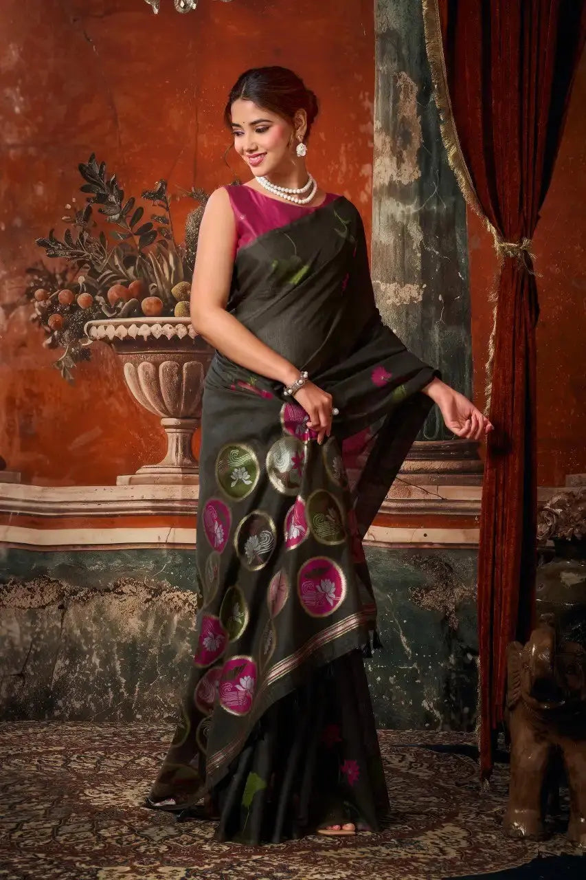 Black Jacquard Weaving Saree Khadi Cotton body close-up – jacquard woven texture on khadi cotton | KS313 Kalyanja