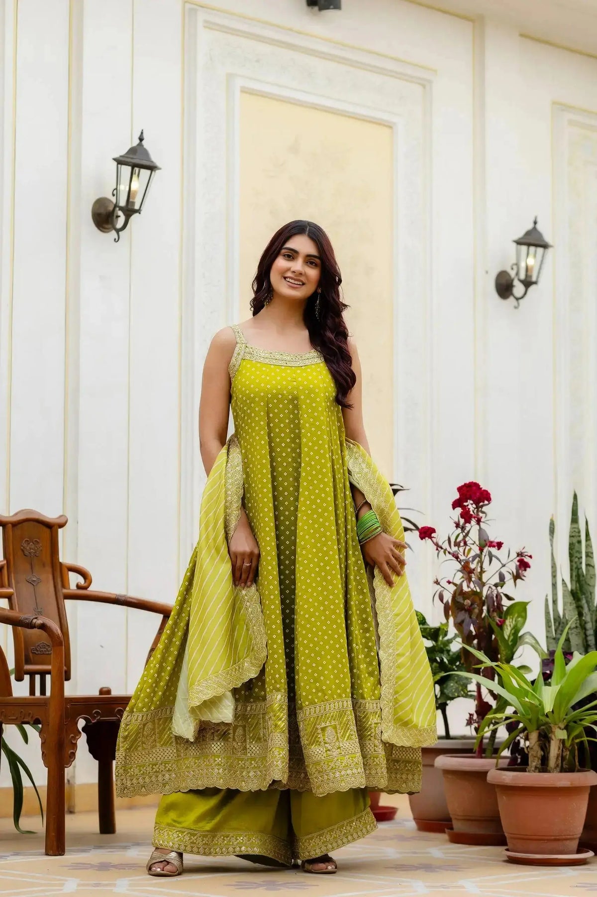 Android Green Suit – gold zari temple border detail at hem