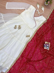 KU217 White Anarkali Suit – Flat lay showing V-neck yoke, dori tie and dark pink Bandhej embroidered dupatta