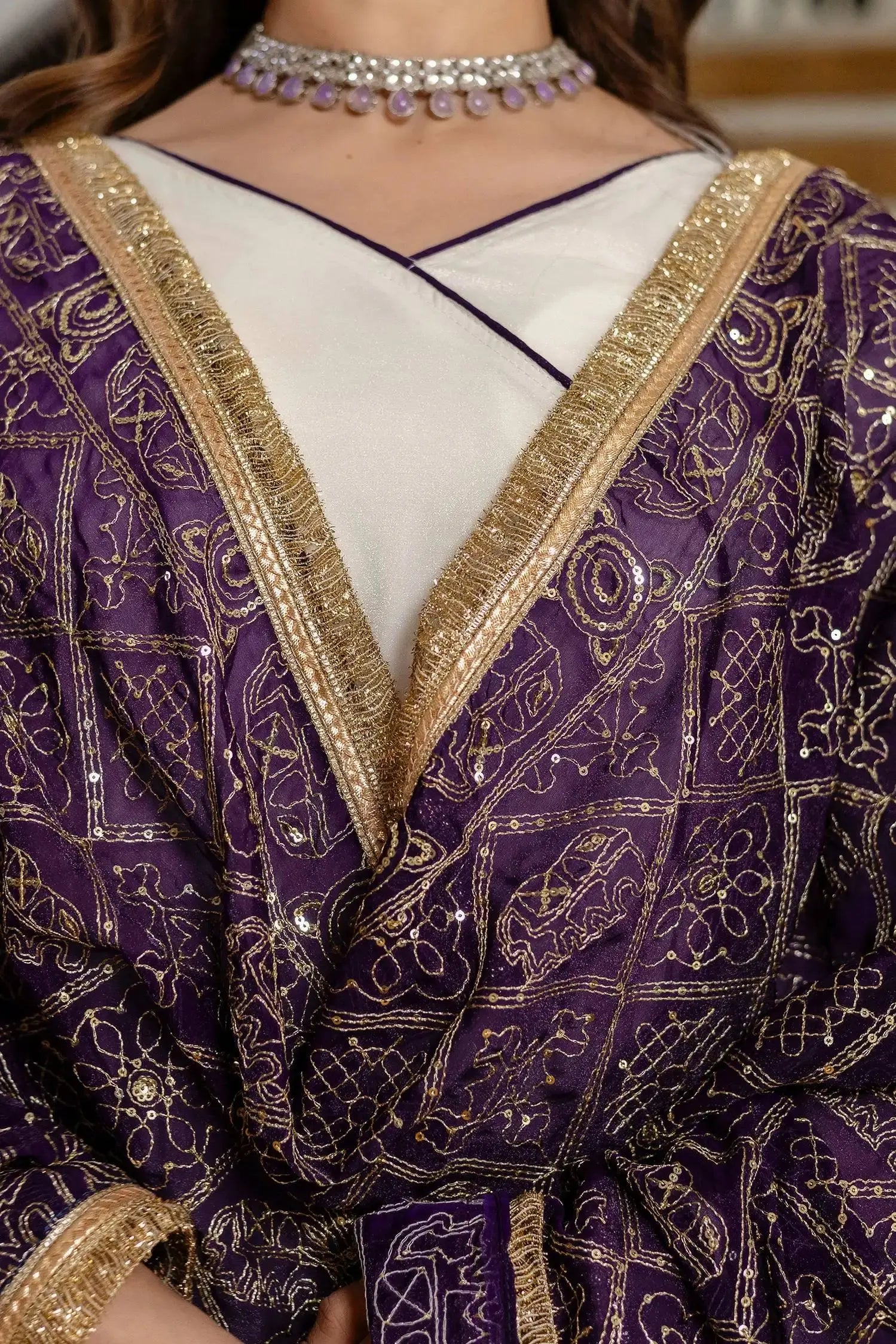 Purple Bandhej Dupatta – thick gold zari border detail and Bandhej grid embroidery