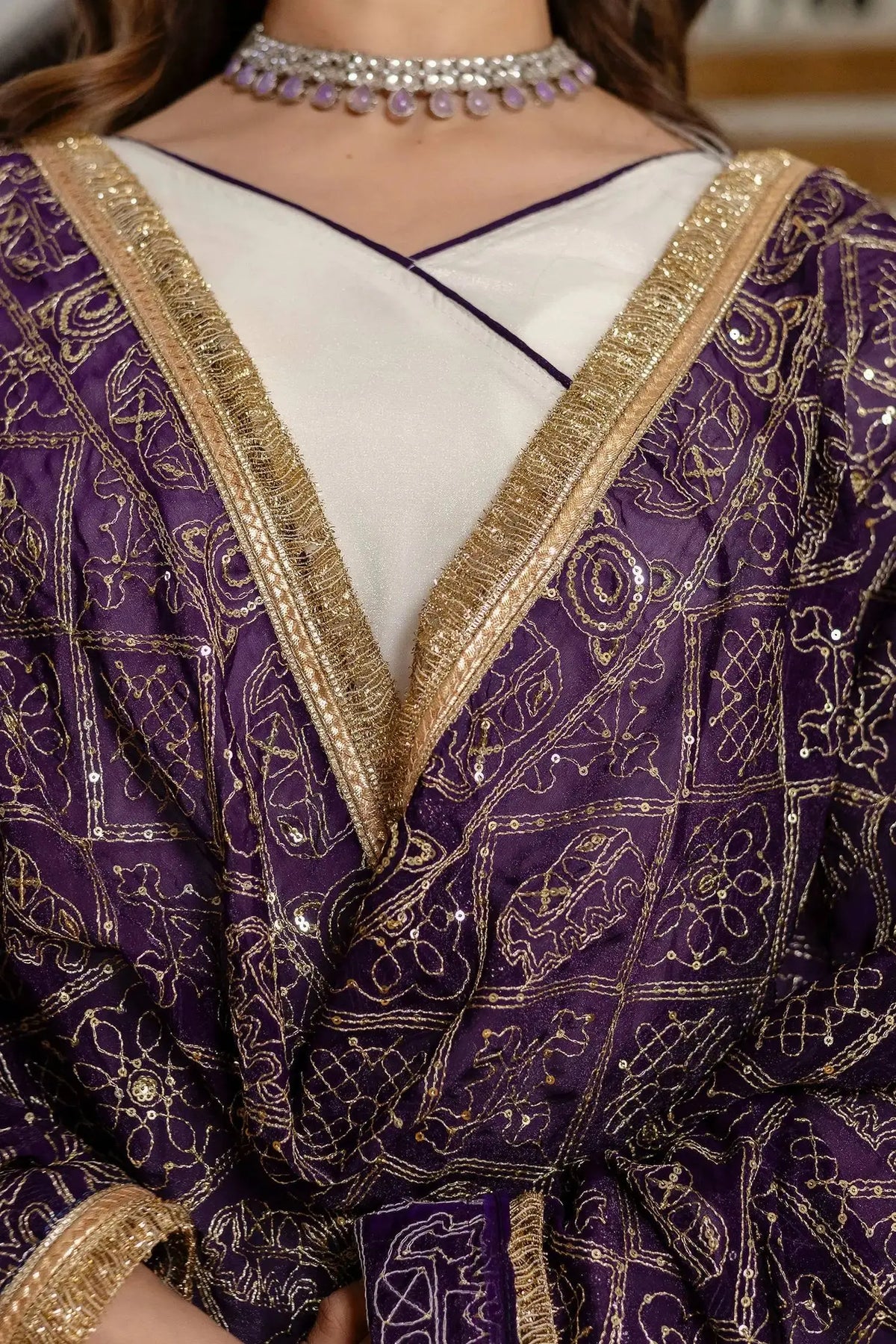 Purple Bandhej Dupatta – thick gold zari border detail and Bandhej grid embroidery