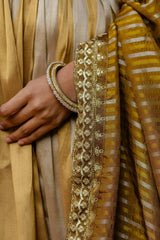 KU218 Beige Anarkali Suit – Close-up of striped mustard dupatta with gold lace border embroidery detail