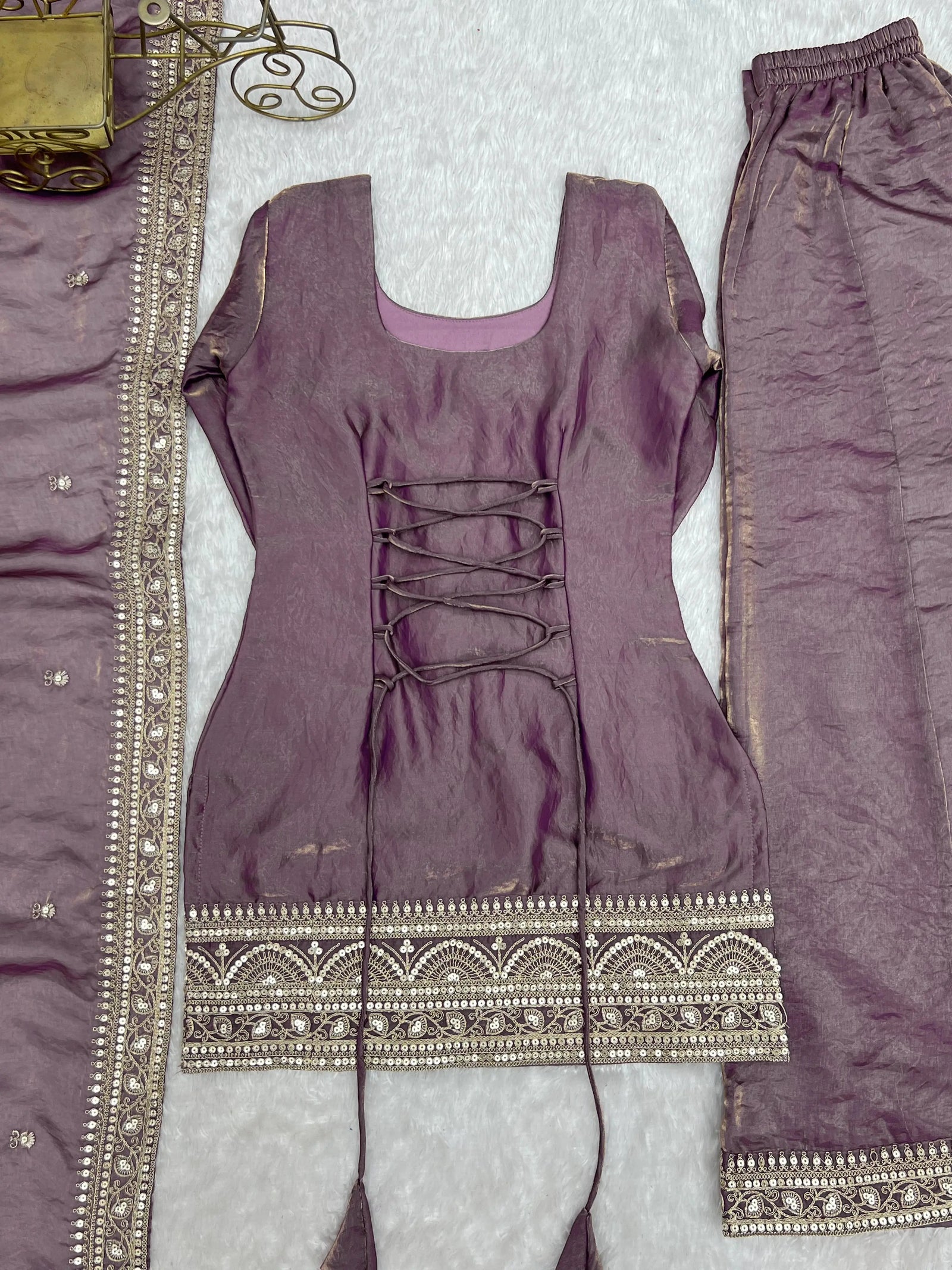 Lavender Pink Suit Corset Lace Detail and Hem Embroidery Close-Up – KU241