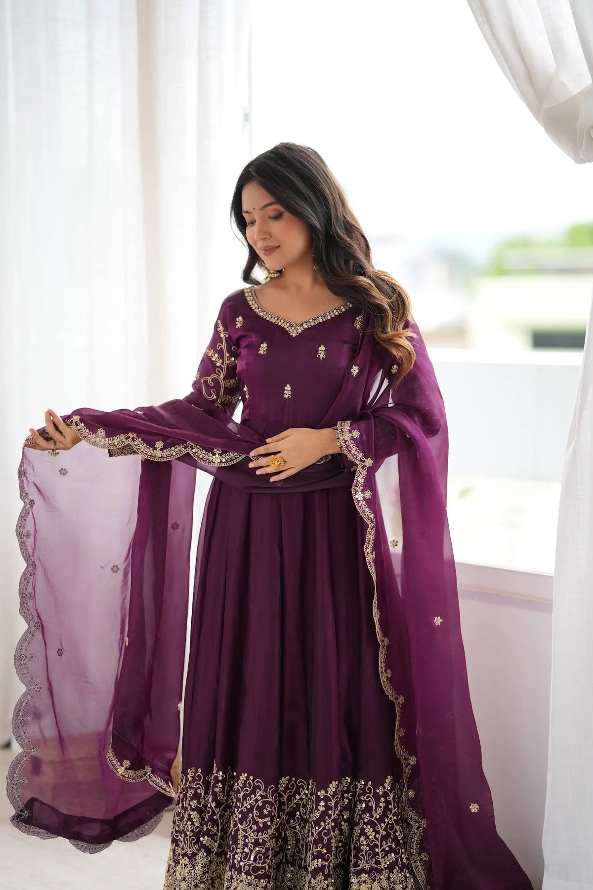 Purple Suit – scattered booti motifs on bodice and gold sequins cuff embroidery