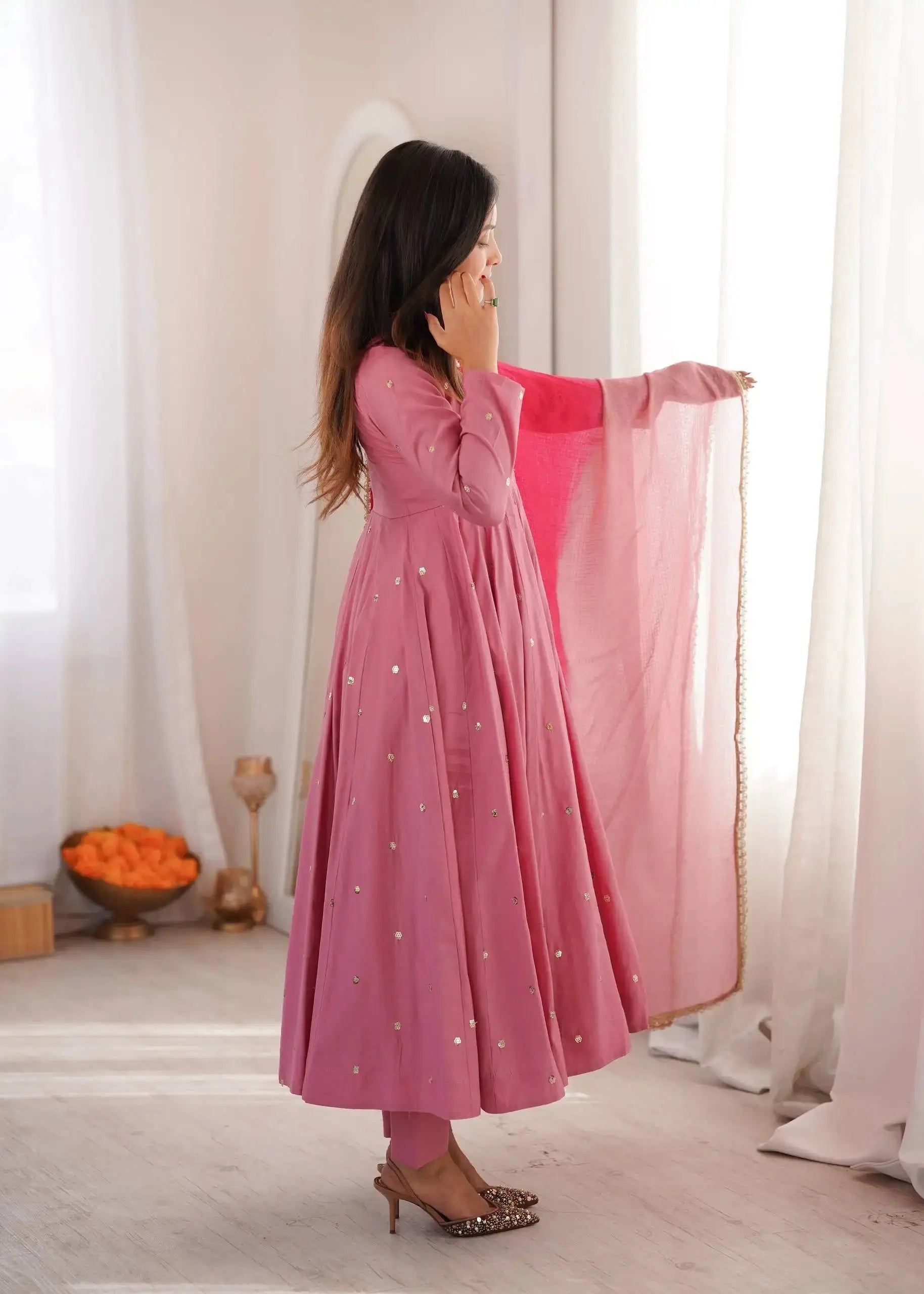 Pink Anarkali Suit – ombre dupatta gold lace border close-up