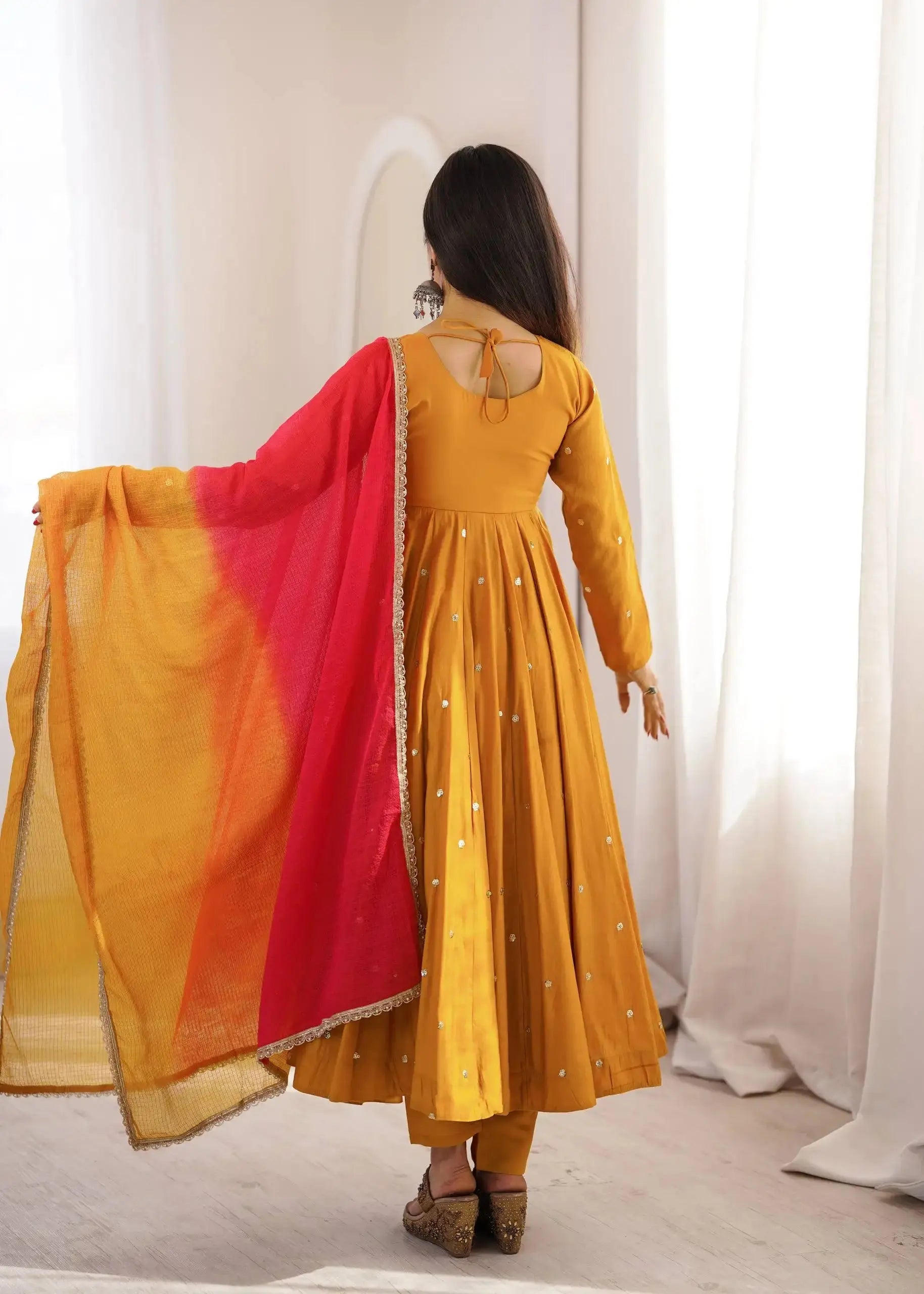Yellow Anarkali Suit – ombre dupatta gold lace border close-up