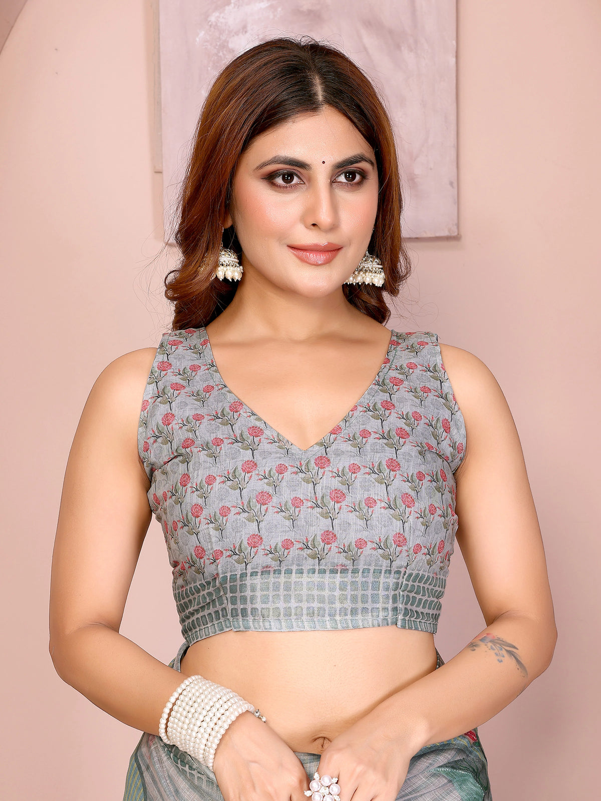 Light Gray Digital Floral Print Saree – grey floral print V-neck sleeveless running blouse piece