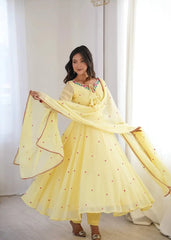 Soft Pastel Yellow Anarkali Suit with Floral Embroidered Neckline, Matching Dupatta, and Elegant Ethnic Appeal