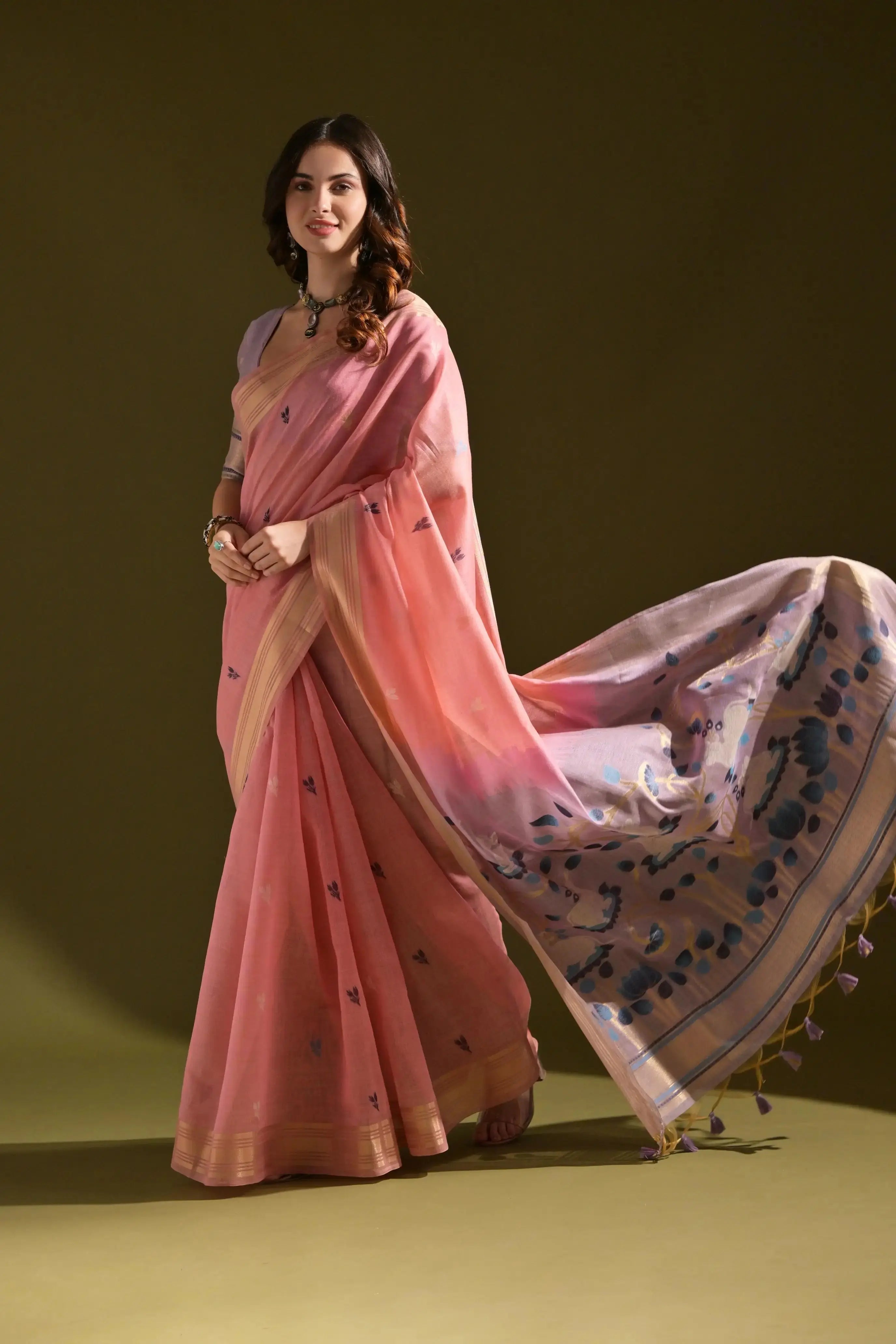 Pink Resham Weaving Saree lavender-pink printed pallu flowing view