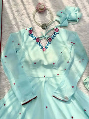 Close-Up of Floral Thread Embroidery V-Neckline on Sky Blue Anarkali Suit