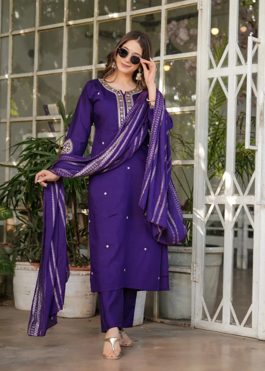 "Elegant soft purple Chanderi silk kurti featuring detailed thread embroidery and shimmering zari accents.