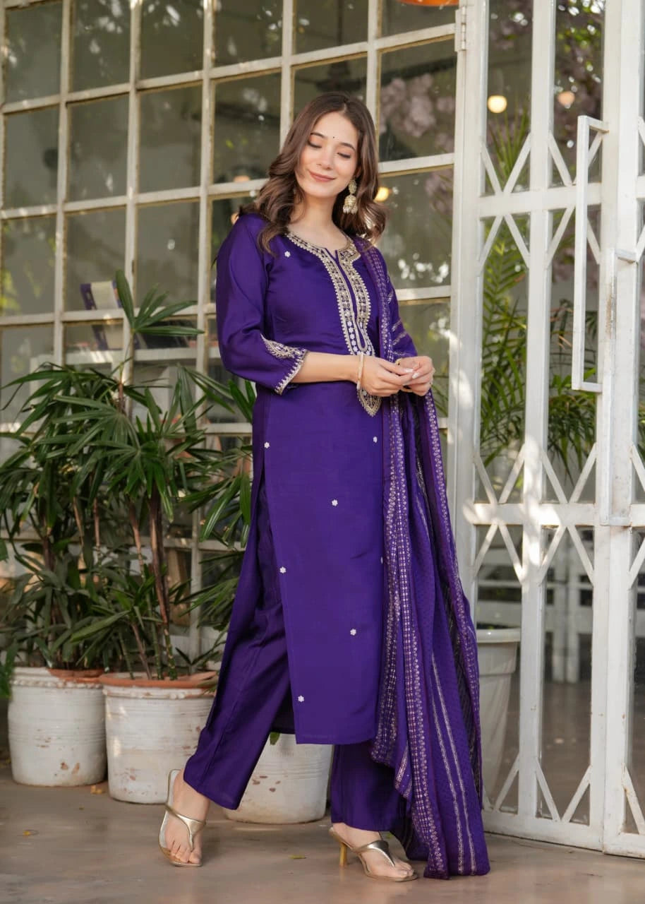 Close-up of soft purple silk kurti highlighting fine thread embroidery and zari craftsmanship.