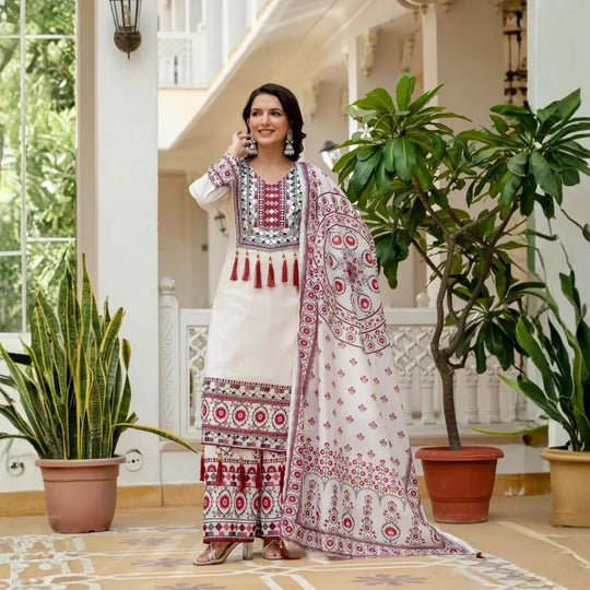 Off White Digital Print Muslin Suit – Kalyanja
