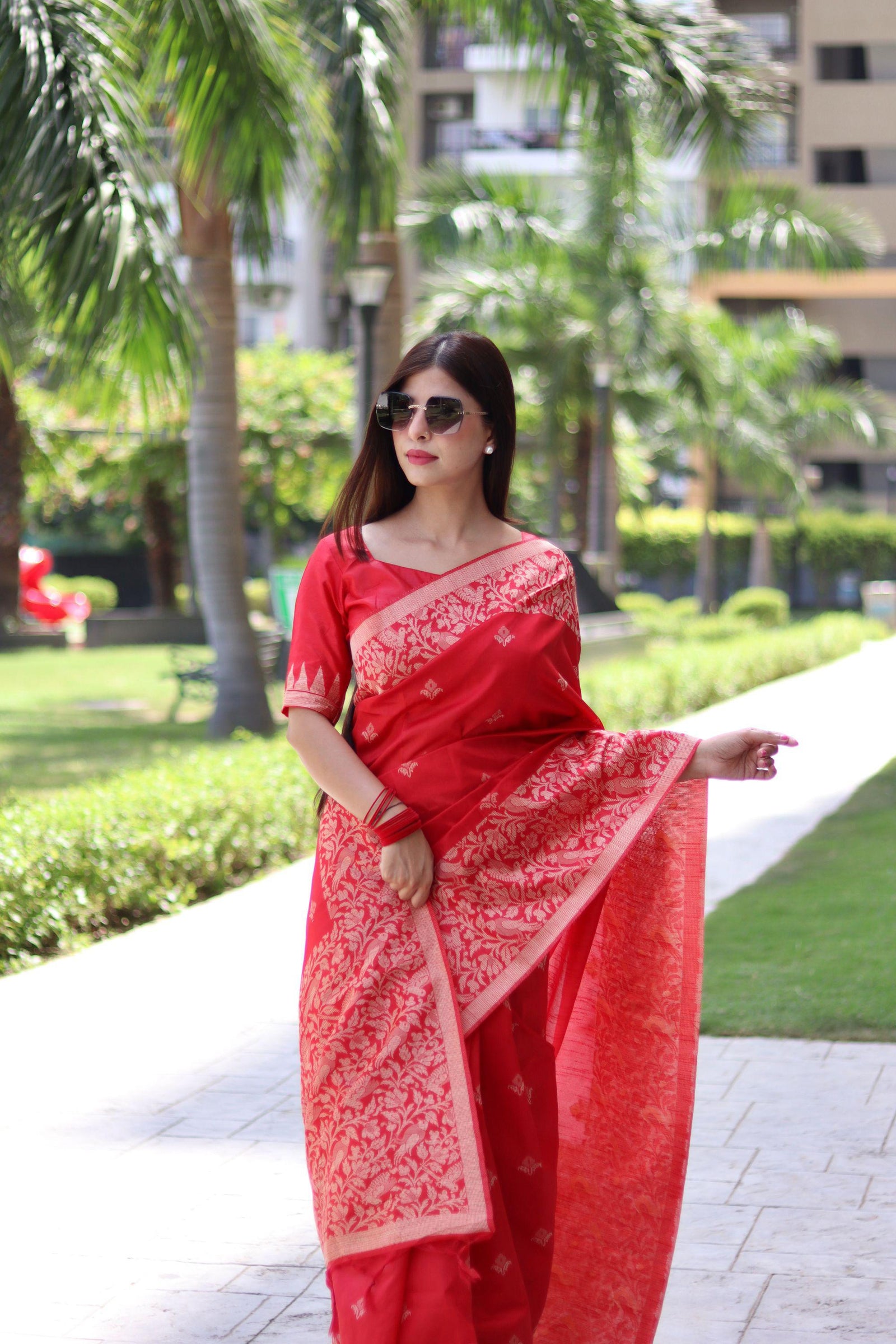 Red Traditional Weaving Banglori Raw Silk Saree