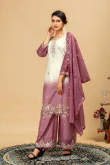 Woman wearing a white and purple traditional outfit with a beige background