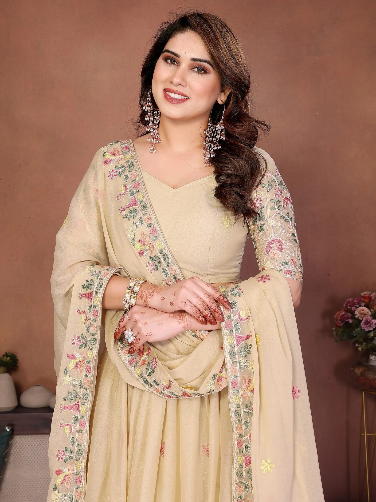 Beige Cut Work Lehenga choli sleeve embroidery V-neck close-up – Kalyanja KL171
