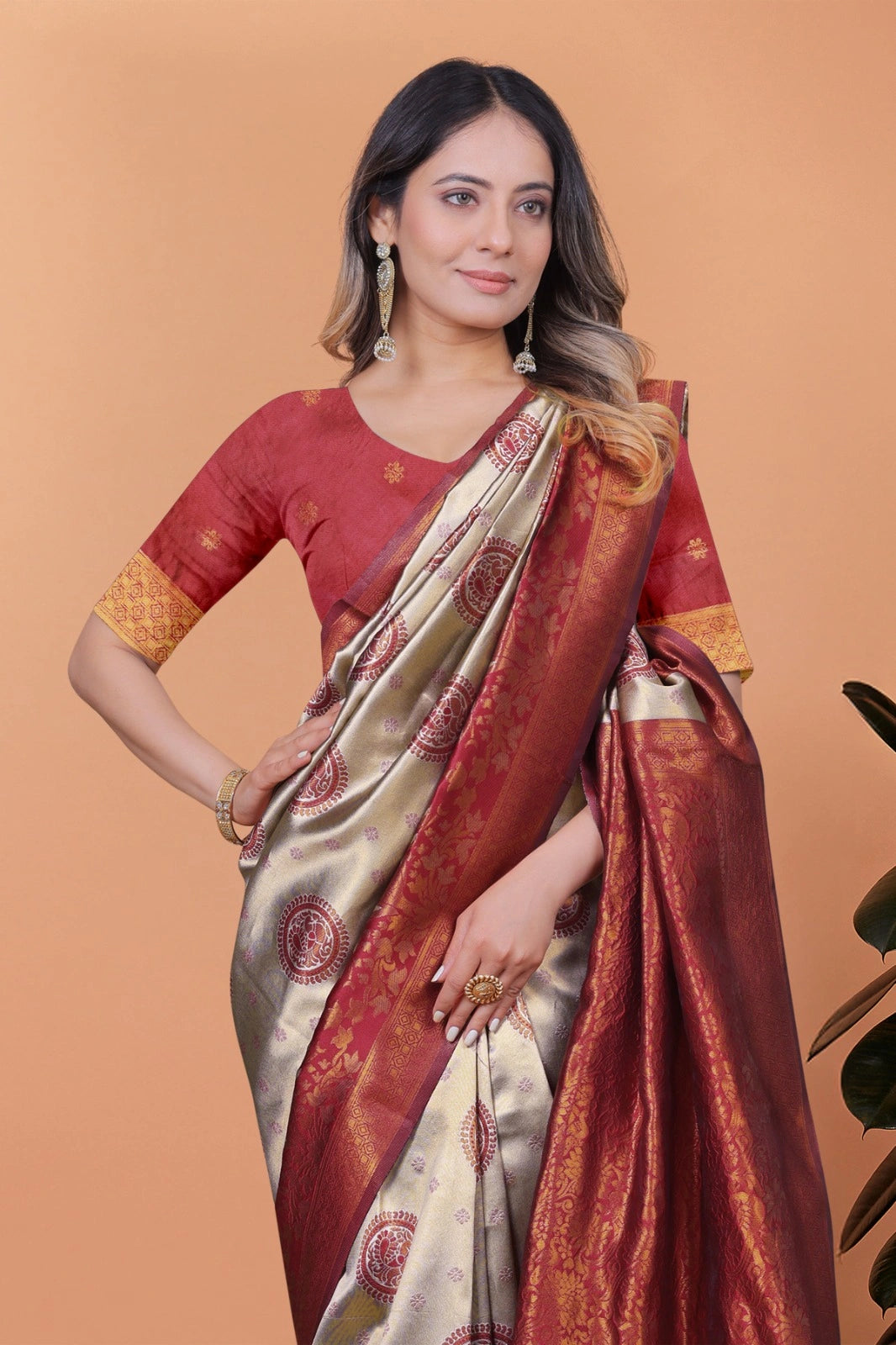 Beige Zari Weaving Saree – back pallu view – KS396