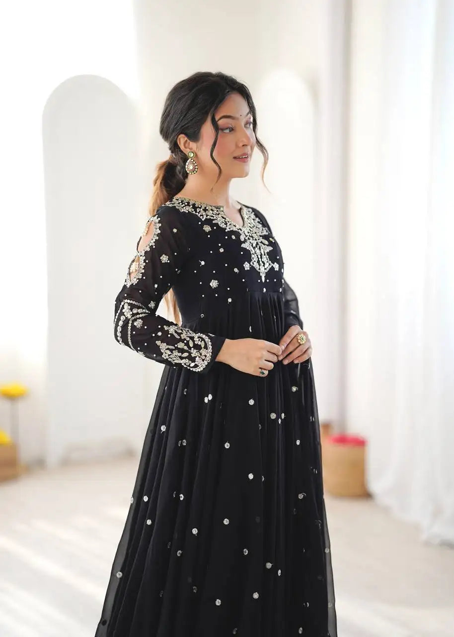 Black Suit Half Body Side View Sleeve Embroidery Detail – KU246