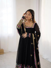 Black Suit model upper body neckline embroidery moti detail KU264