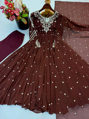 Brown Embroidered Suit KU246 neckline stone sequin embroidery close-up