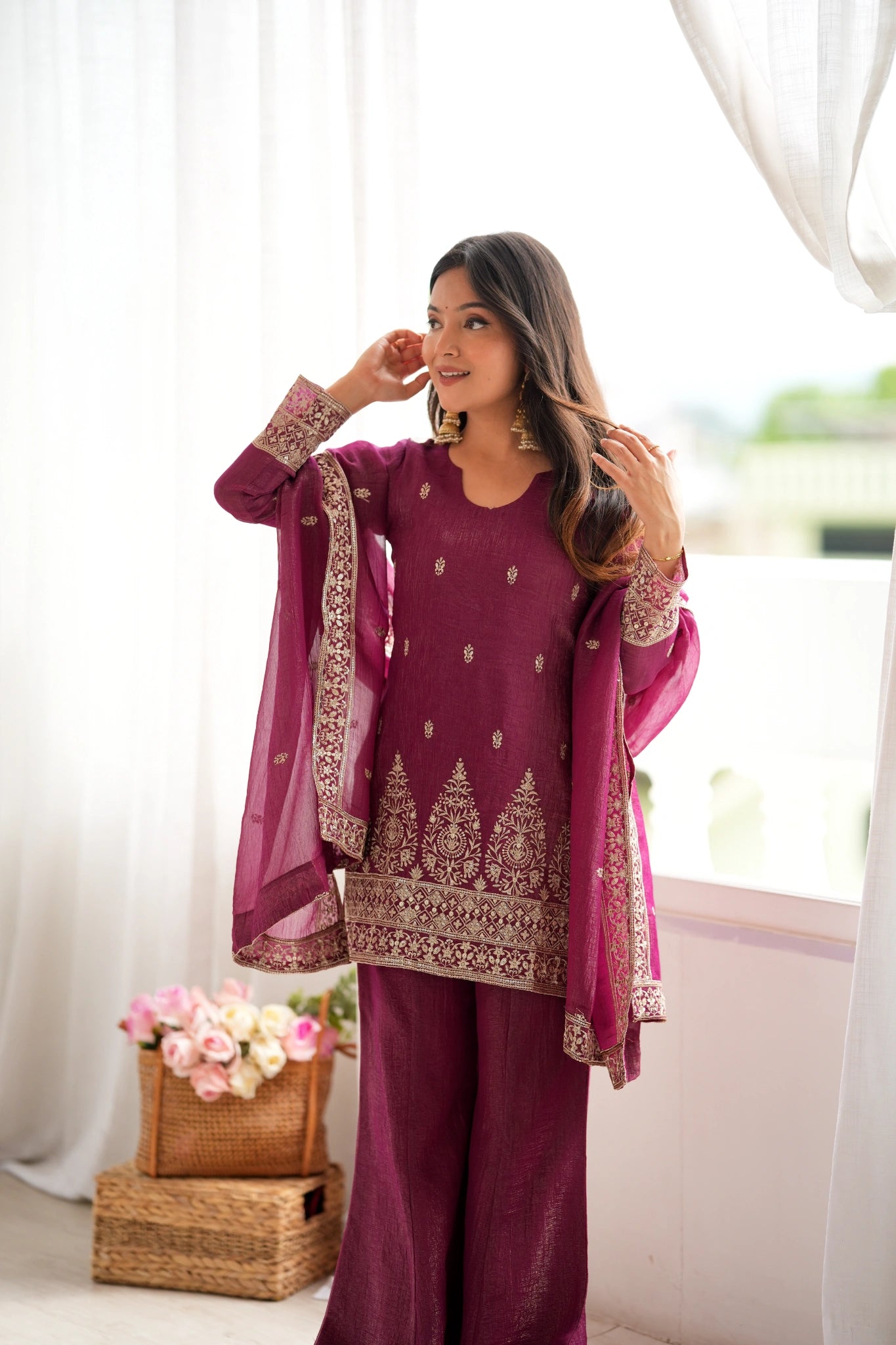 Burgundy suit - U-neck full sleeve front
