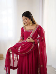 Dark Pink Suit floral booti dupatta detail close up KU264