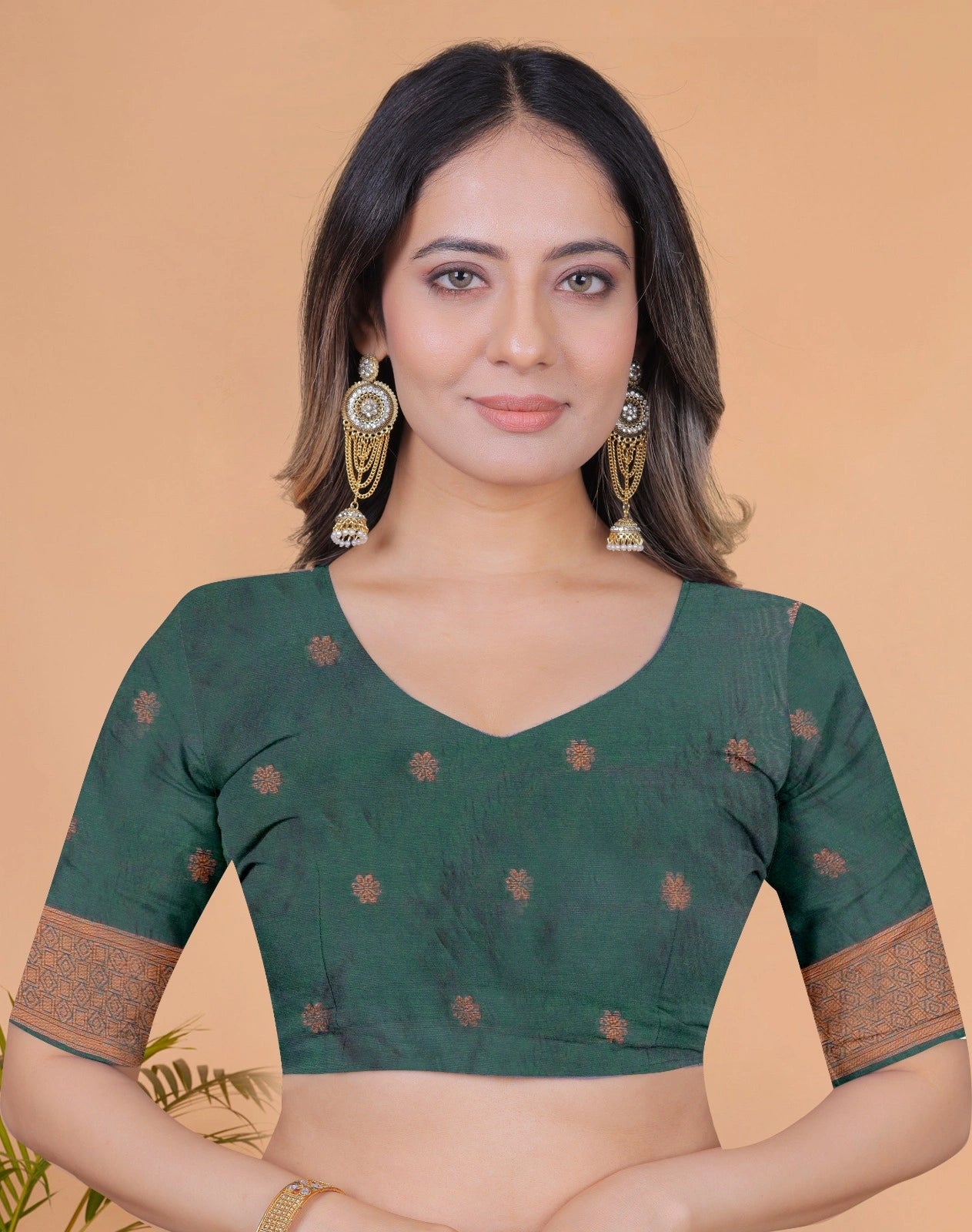Dark Pink Zari Weaving Saree – Contrast Border close-up – KS396