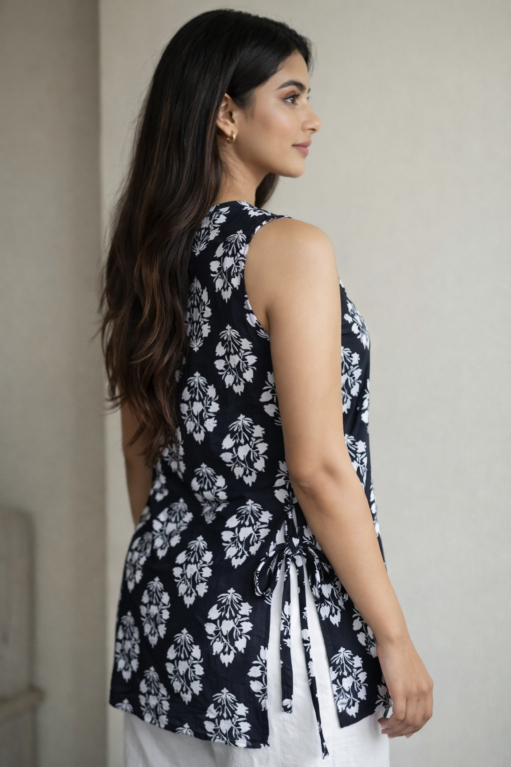 Shania Halter Neck Slit Short Kurti